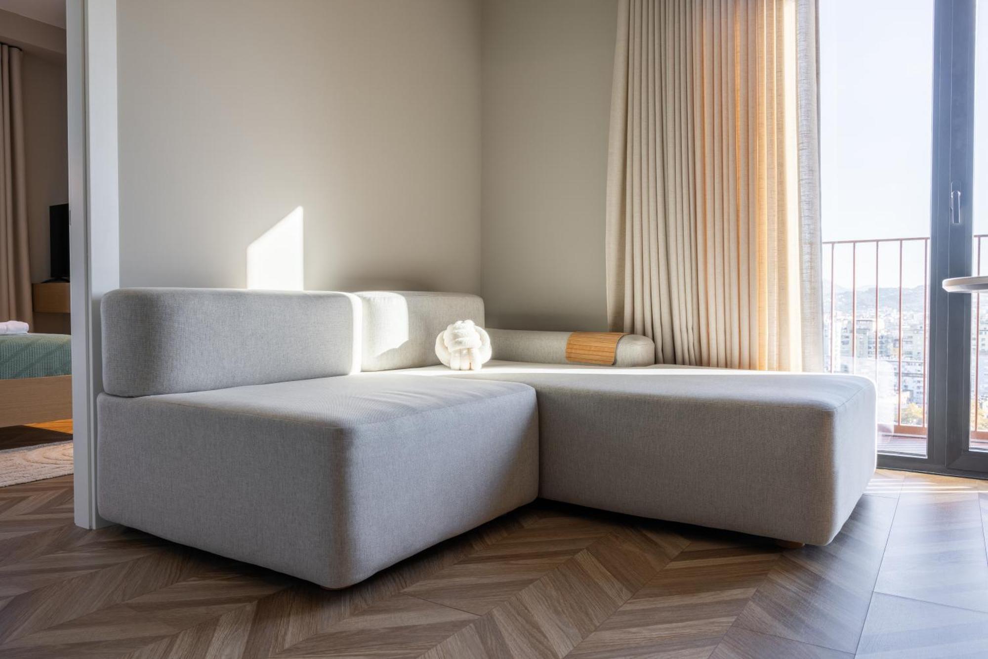 تيرانا Square Inn Garden Aparthotel المظهر الخارجي الصورة