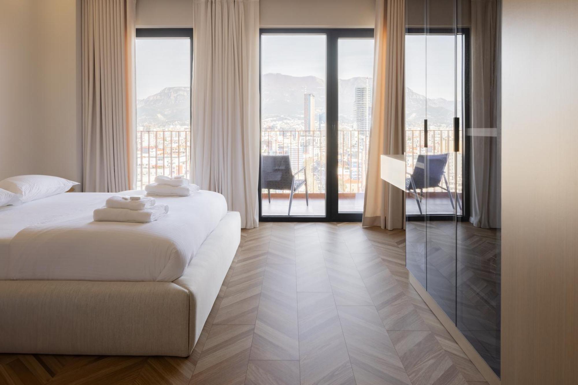 تيرانا Square Inn Garden Aparthotel المظهر الخارجي الصورة