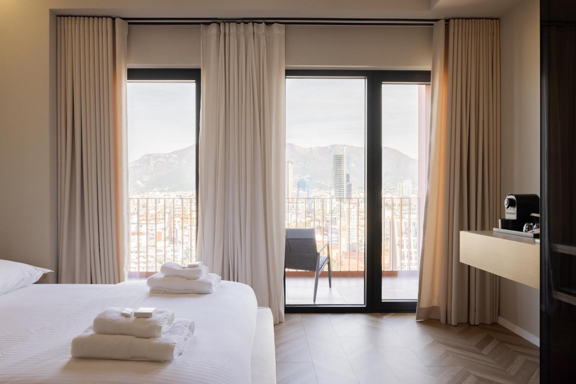 تيرانا Square Inn Garden Aparthotel المظهر الخارجي الصورة