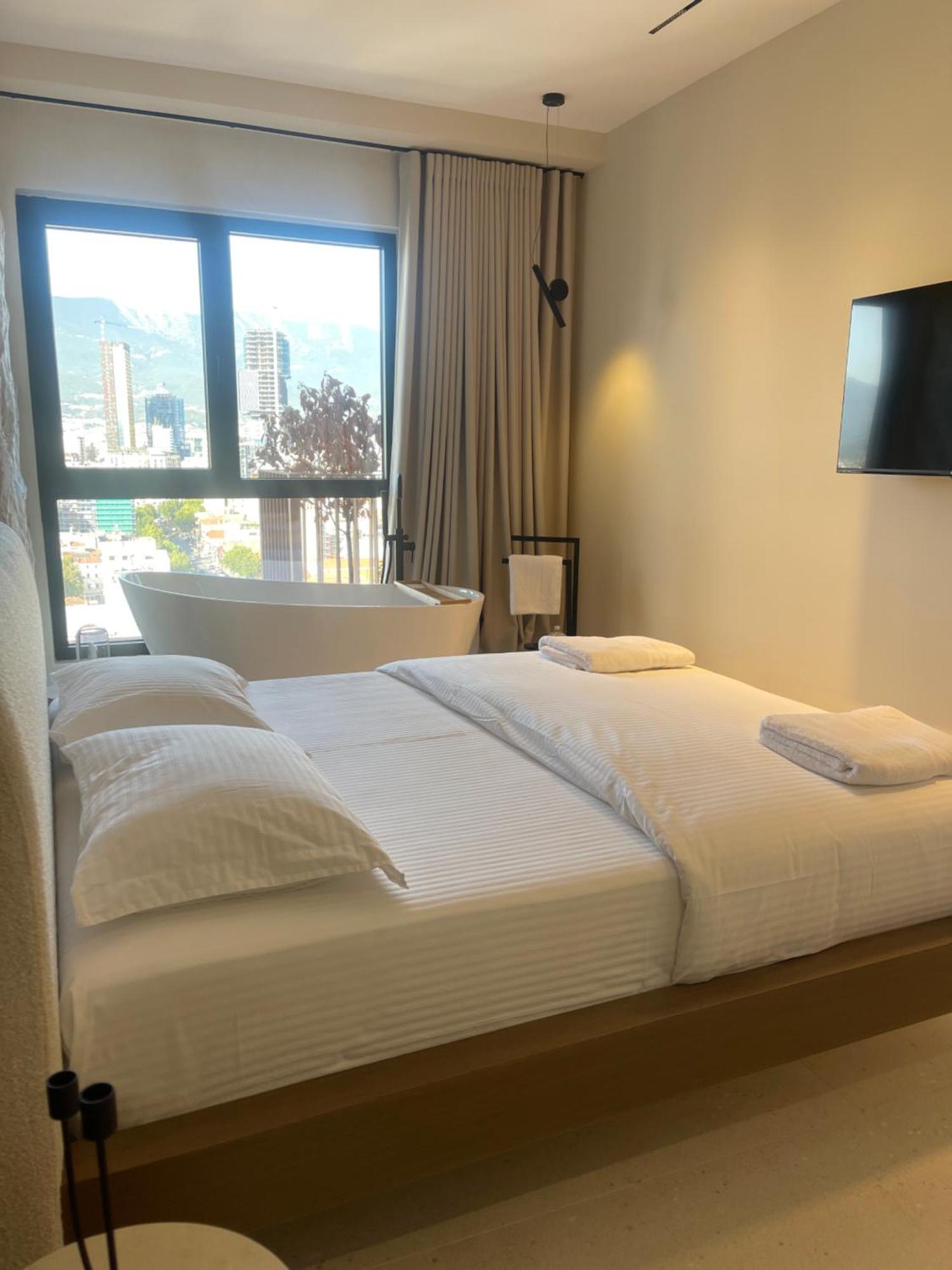 تيرانا Square Inn Garden Aparthotel المظهر الخارجي الصورة