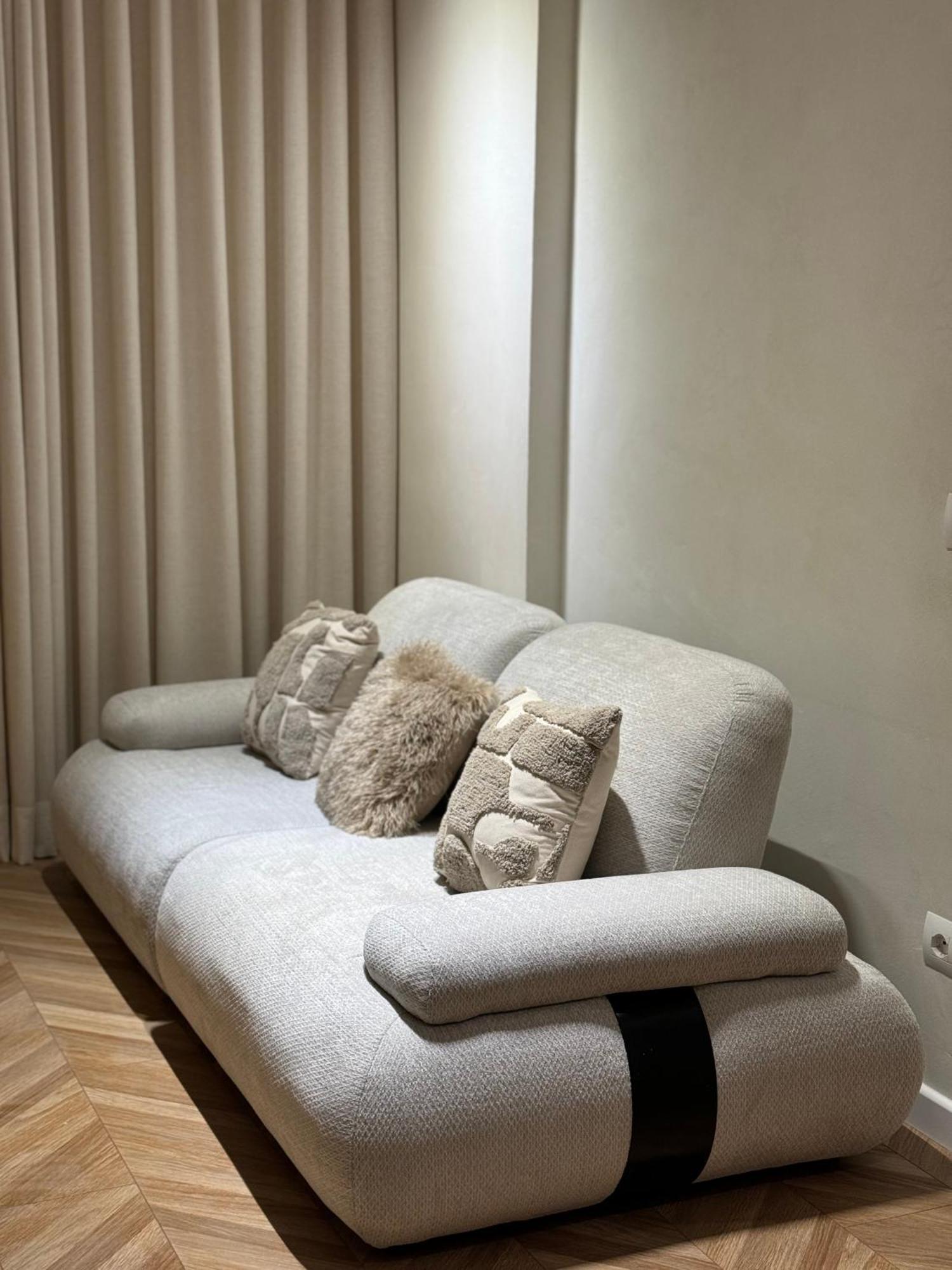 تيرانا Square Inn Garden Aparthotel المظهر الخارجي الصورة