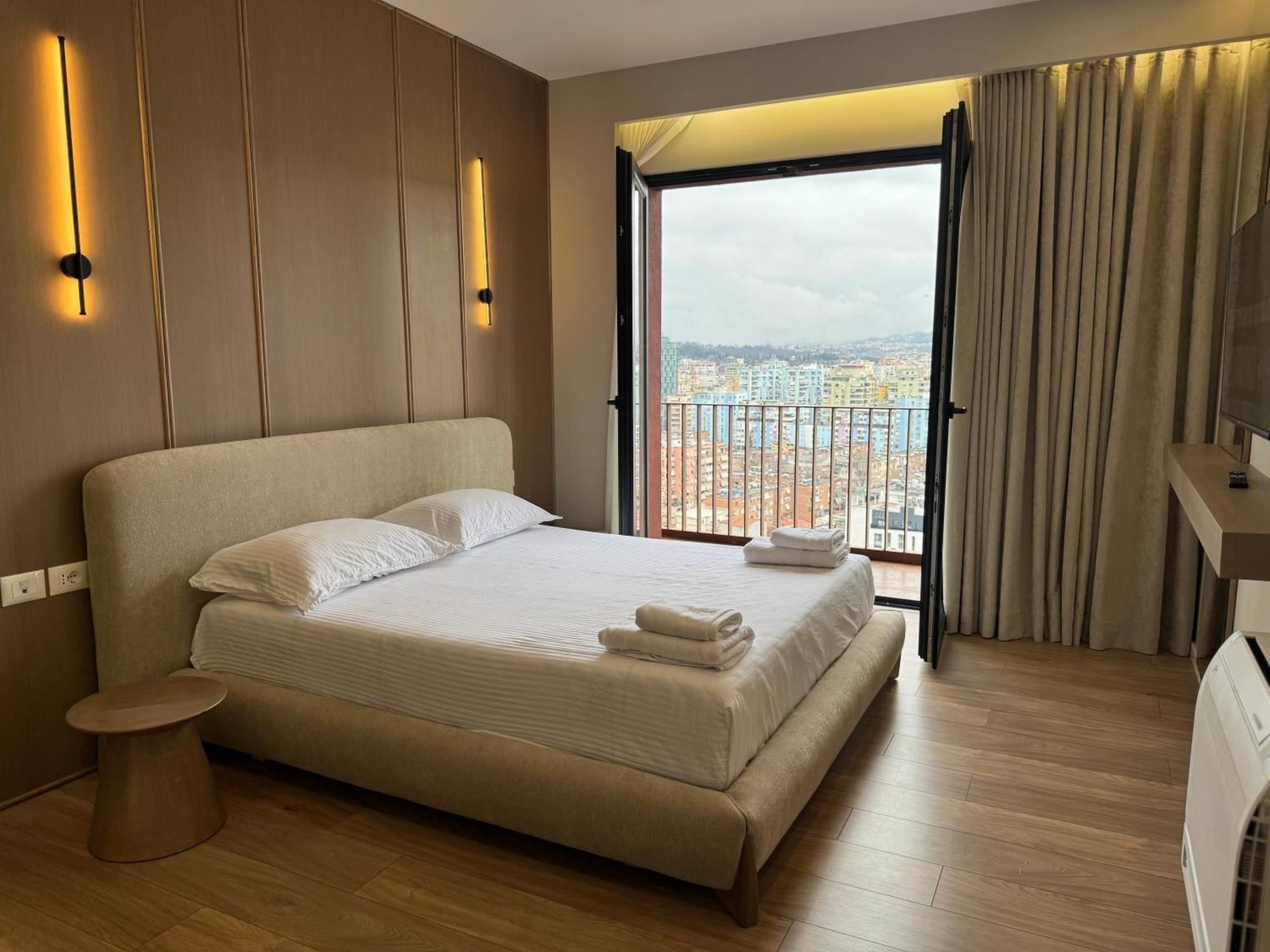 تيرانا Square Inn Garden Aparthotel المظهر الخارجي الصورة