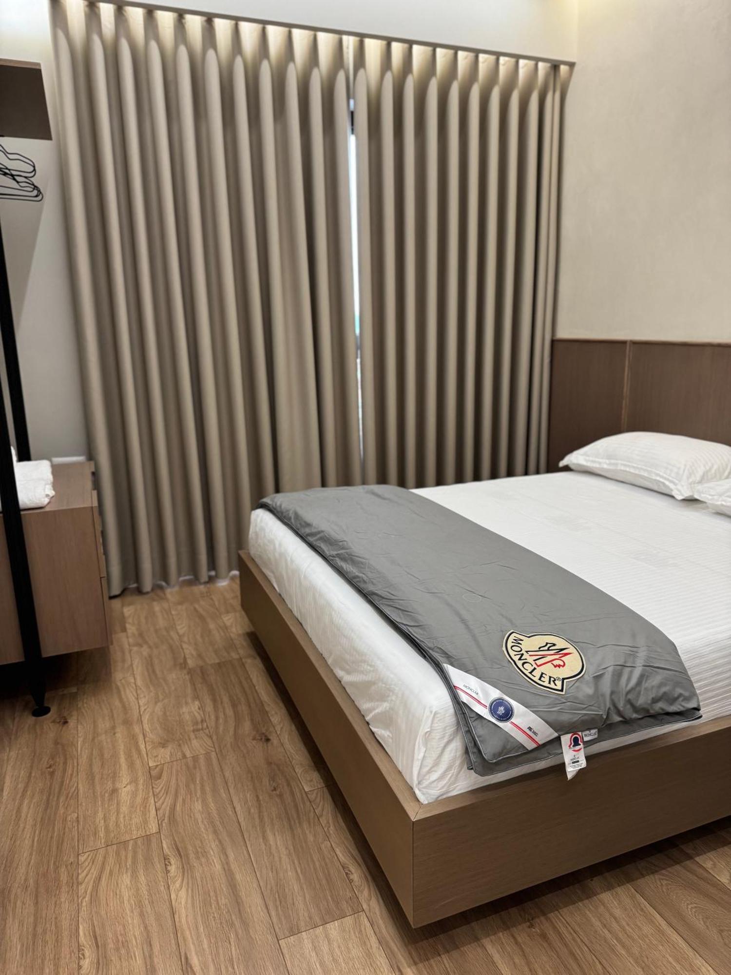 تيرانا Square Inn Garden Aparthotel المظهر الخارجي الصورة